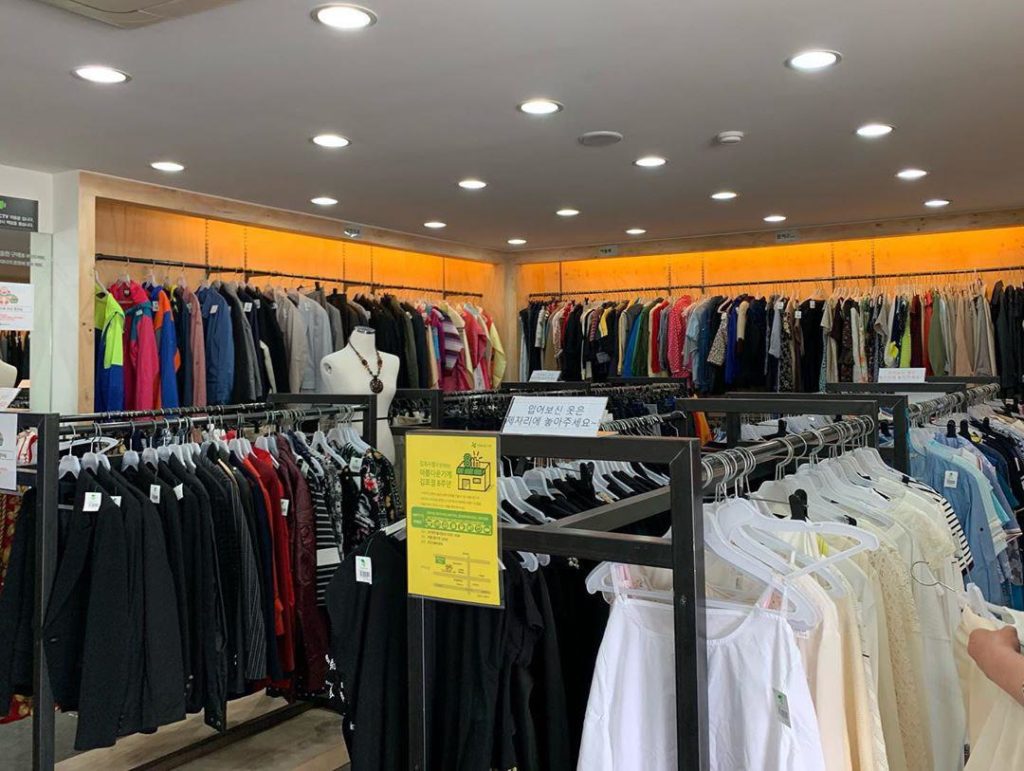 9 Korean Clothing Stores In Seoul That Will Satisfy All Vintage Lovers