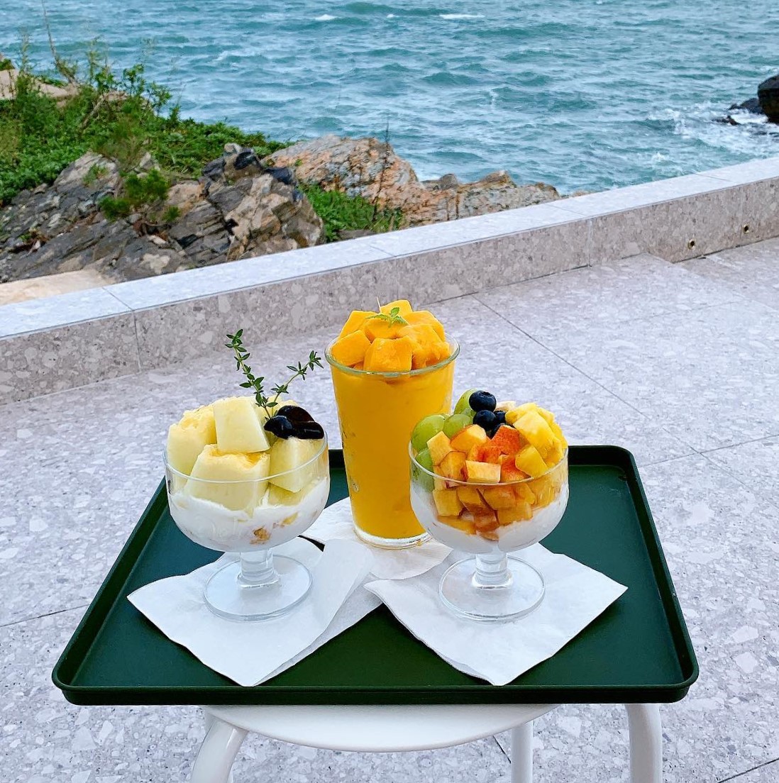 Picnicker 4Storey Seaside Busan Cafe Specialising In All Things Fruits