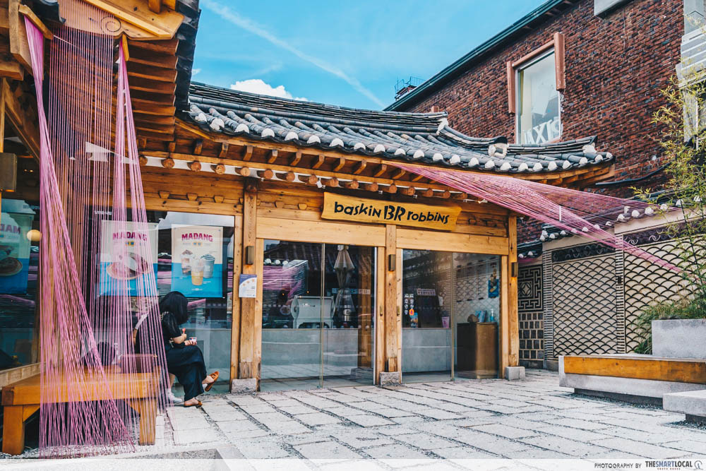 Baskin Robbins Samcheong - hanok-themed Baskin Robbins in Korea