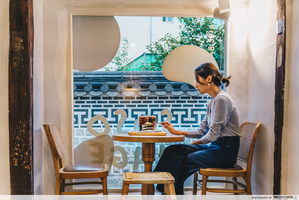 Cafe Sosohage - seat by the window 