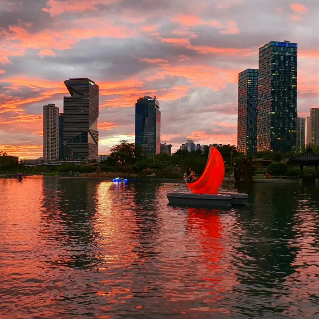 Moon boat - each ride lasts up to 30 minutes 