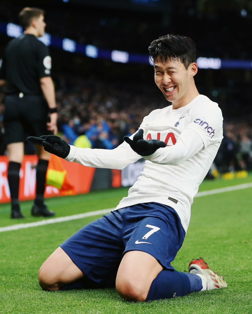 Son Heung Min - spidey pose 