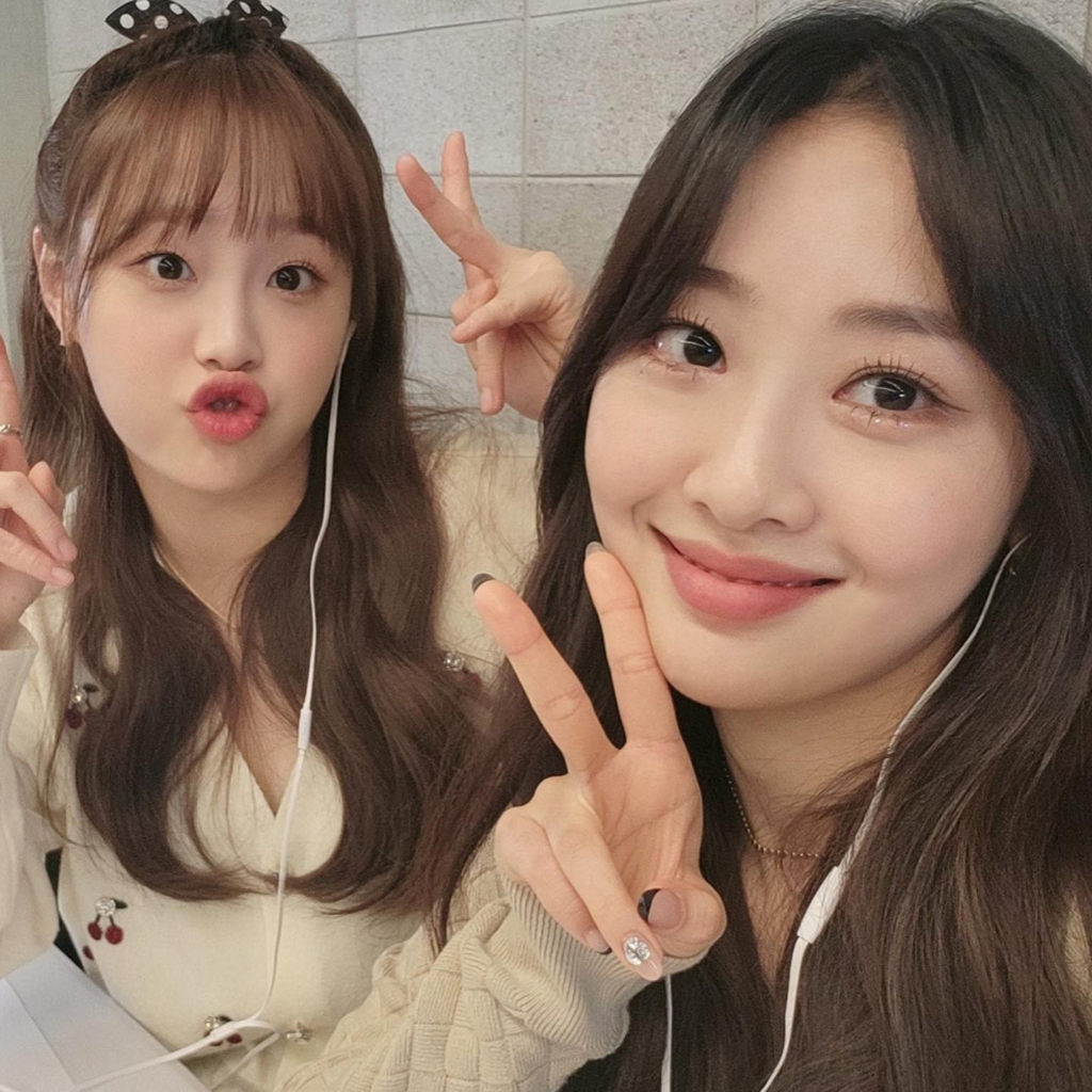 Loona - YVES AND CHUU