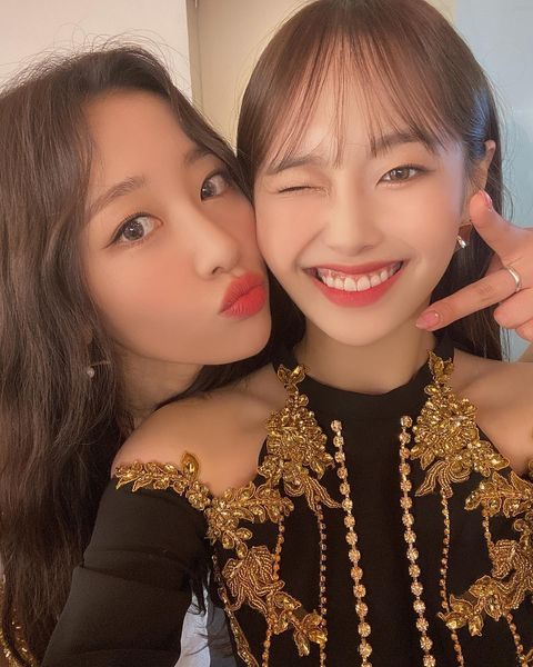 Loona - yves and chuu 2