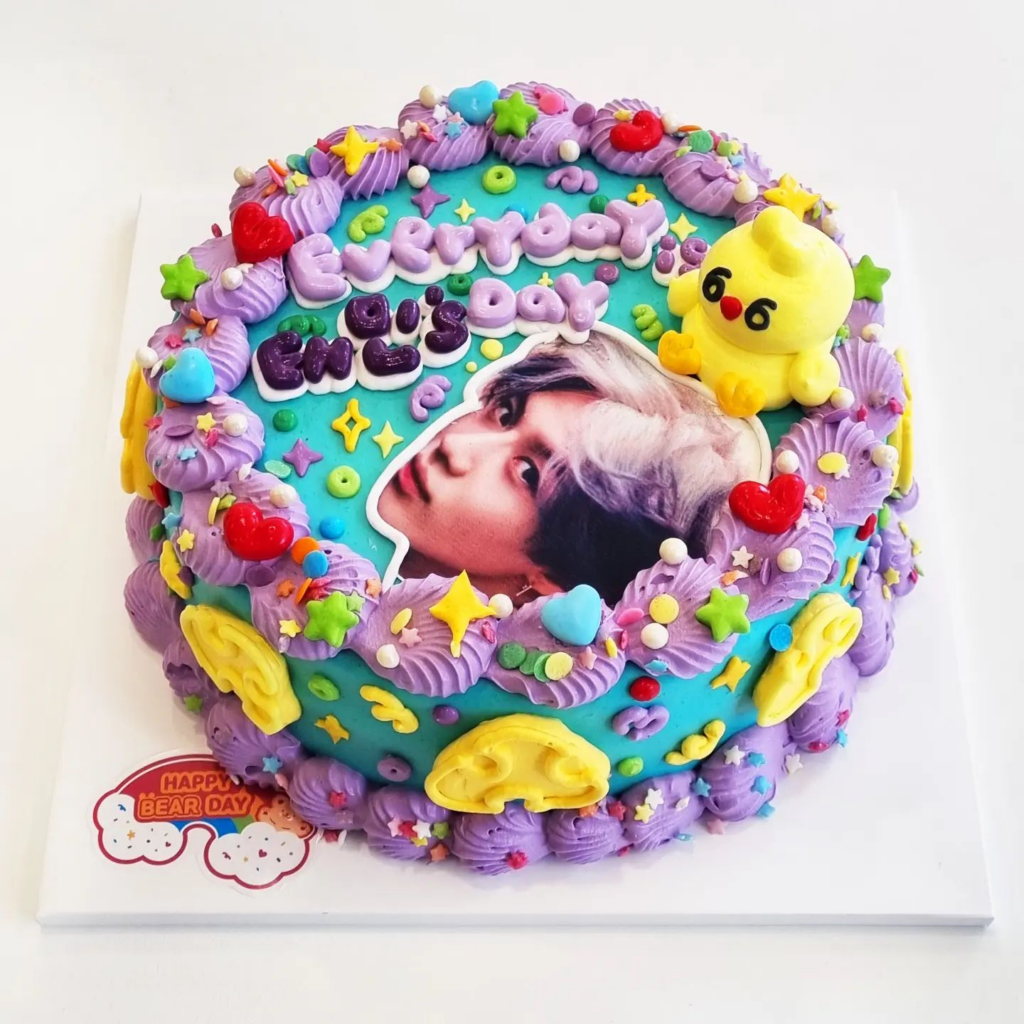 Happy Bear Day - customised kpop idol cake 