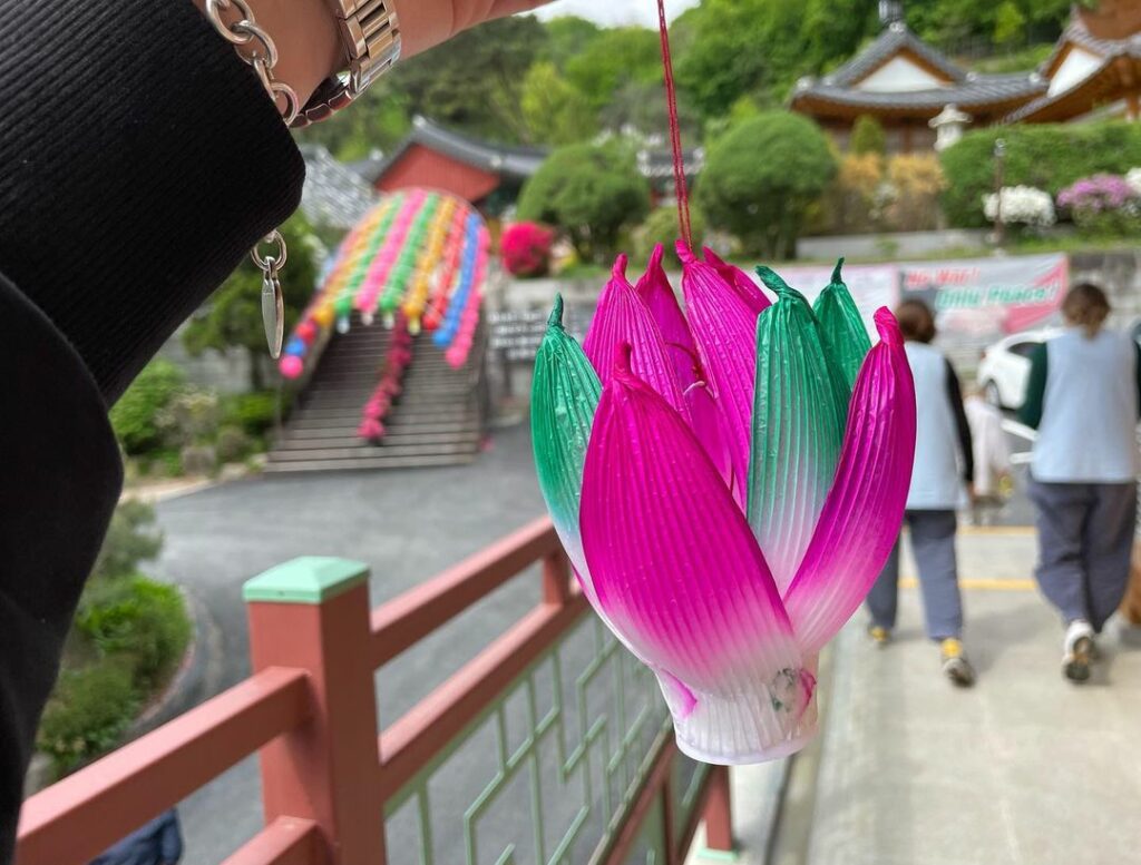 Paper lotus flower