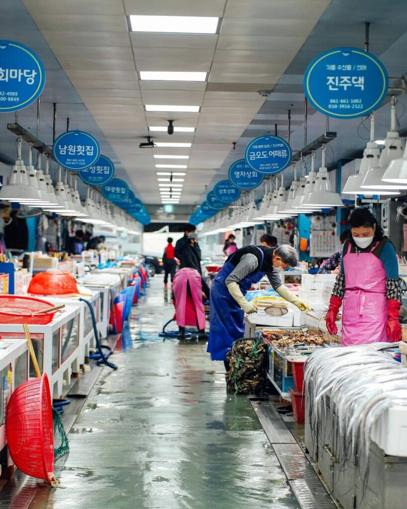 Fish markets Korea - Yeosu Fish Market
