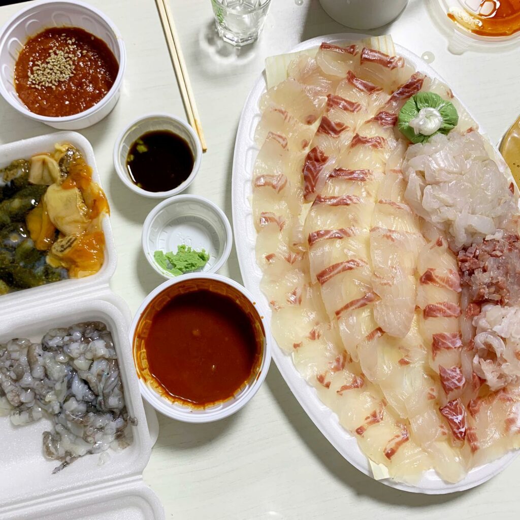 Fish markets Korea - raw seafood 