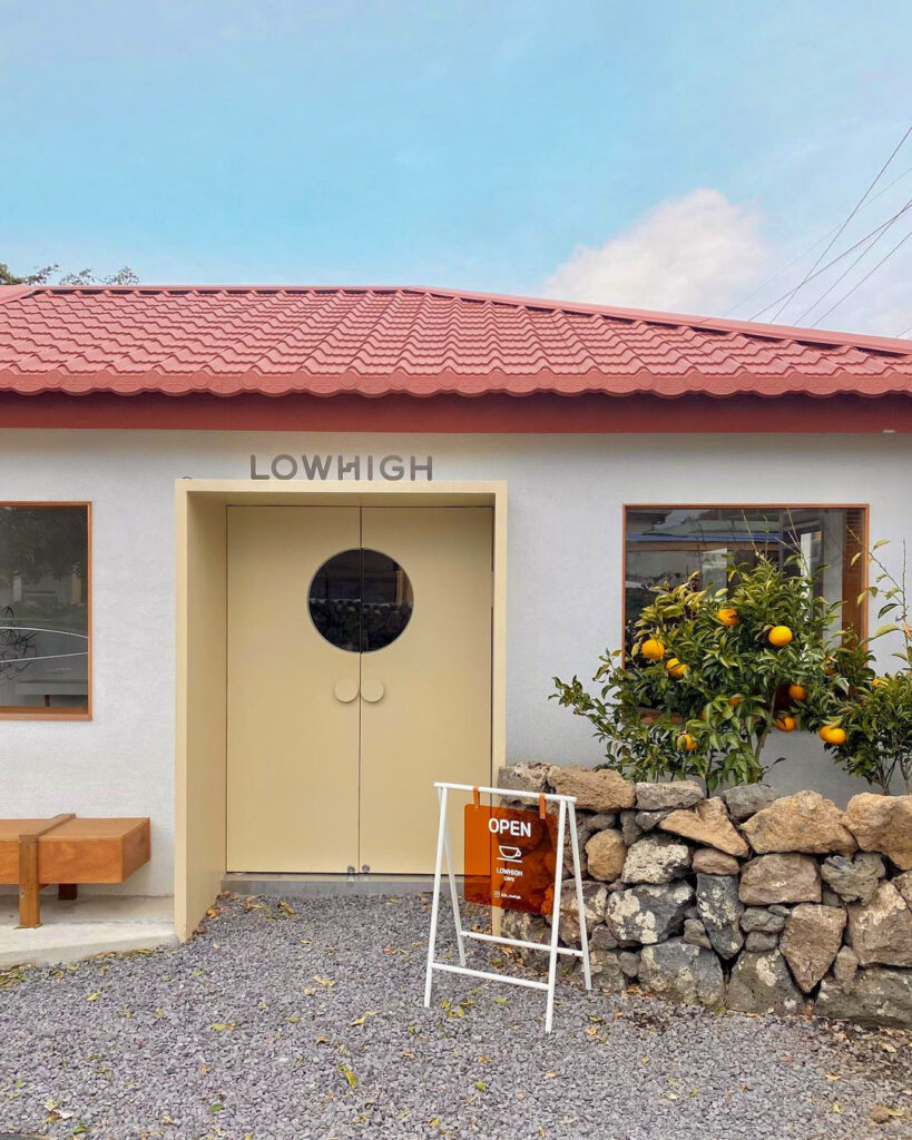 Things to do Jeju - entrance of Low High cafe