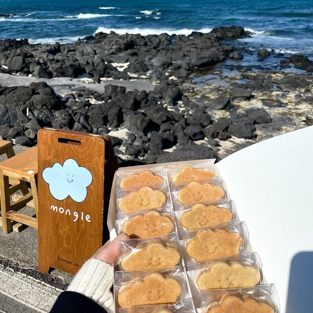 Things to do Jeju - Mongle's handmade cookie sandwiches