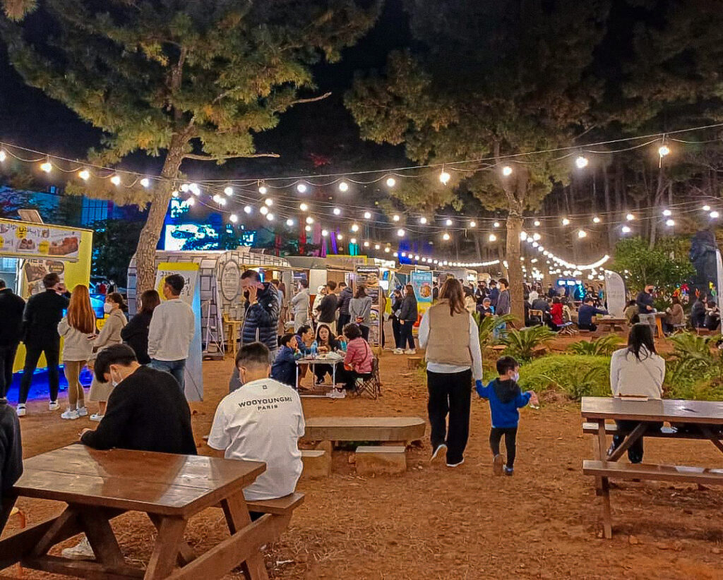 Things to do Jeju - Arboretum night market