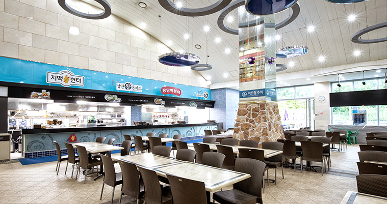 Water parks Korea - food court at blue canyon water park 