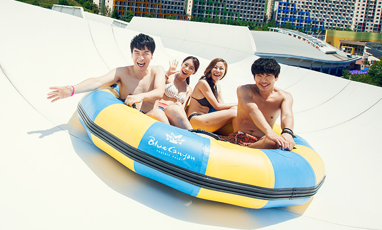 Water parks Korea - family slide at blue canyon water park 