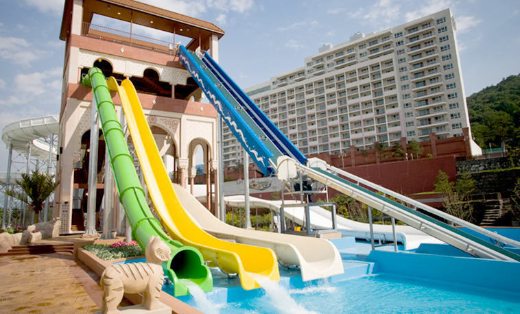 Water parks Korea - high speed rides at blue canyon water park