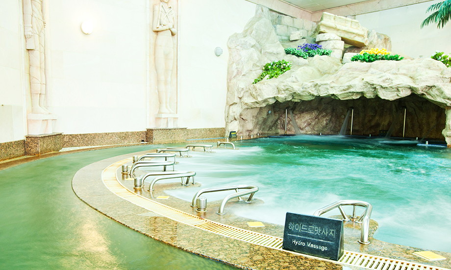 Water parks Korea - aqua pool at Vivaldi Park Ocean World