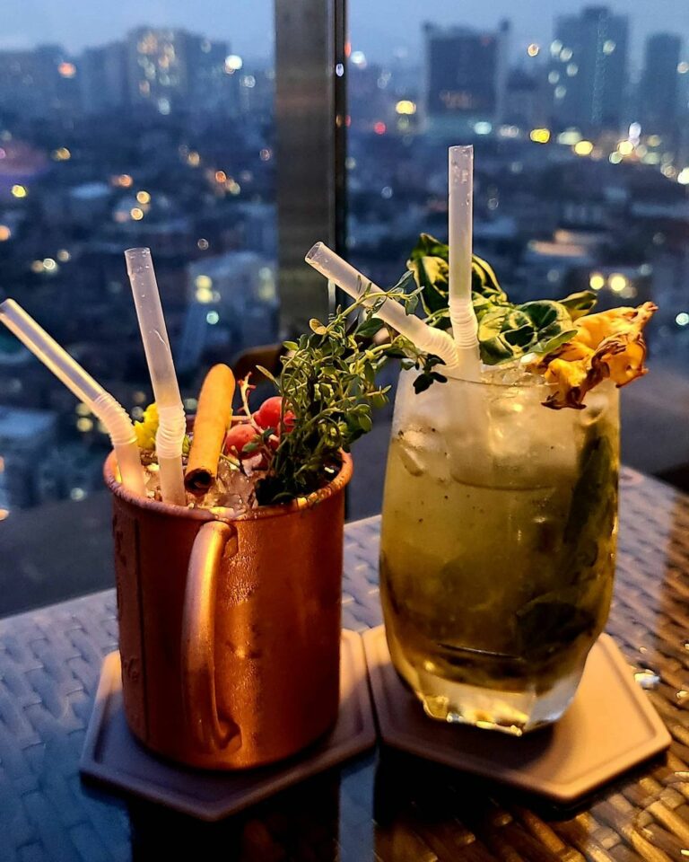 Rooftop KLOUD Savour Artisanal Cocktails & A Bird’sEye View Of Seoul
