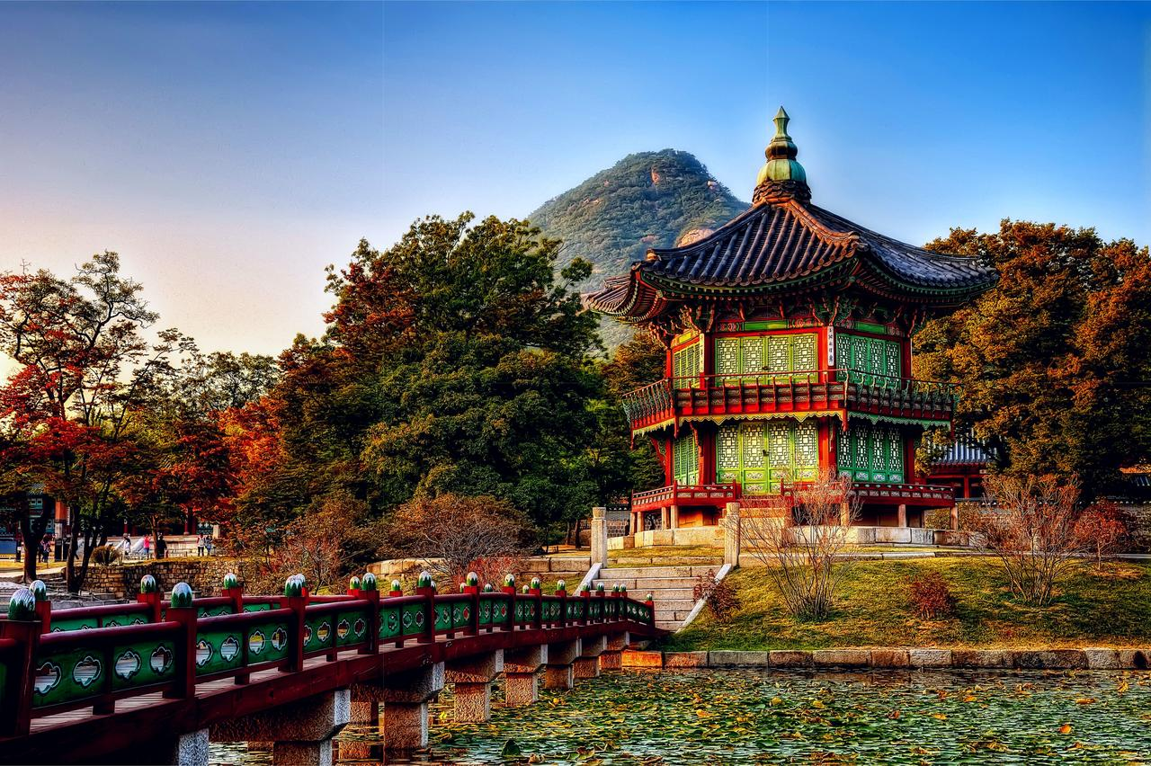 Seoul's trendiest neighbourhoods - Bongeunsa Temple
