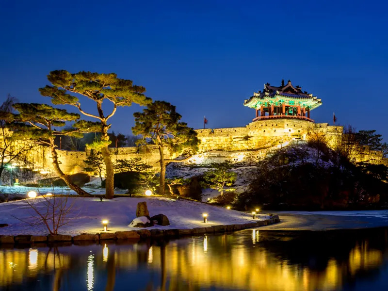 7 things to do in Suwon - Suwon Hwaseong night