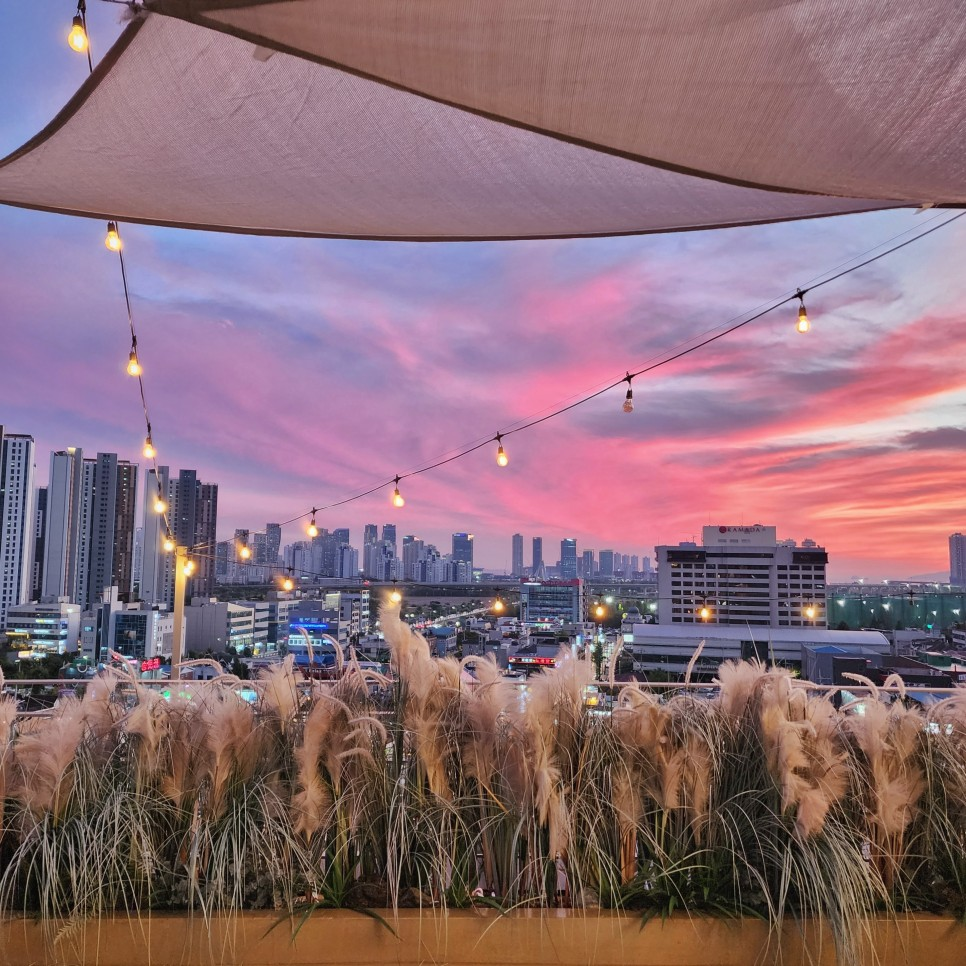 Bon Ble - rooftop sunset views