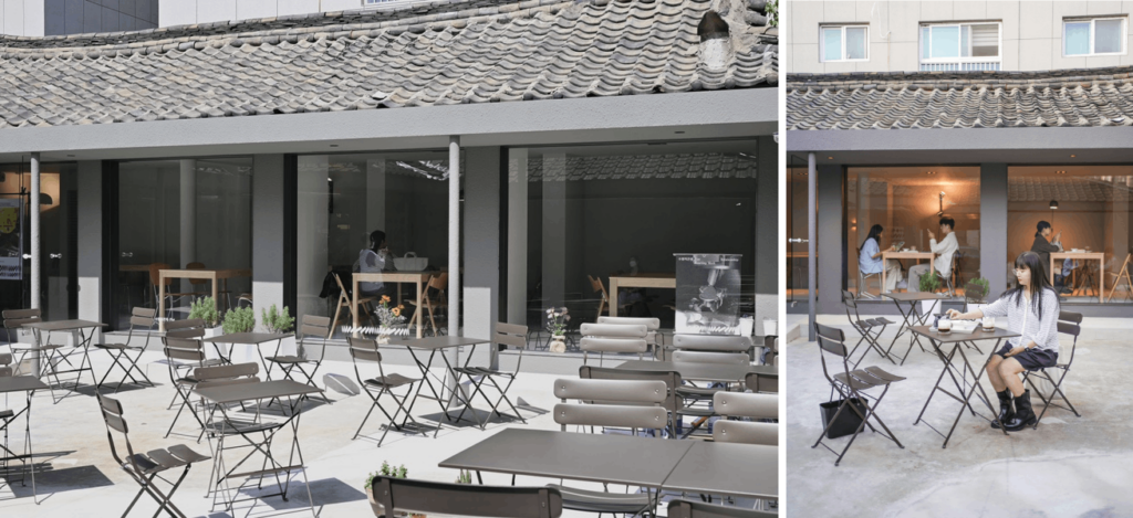 New cafes in Daegu - traditional style seats outside the cafe
