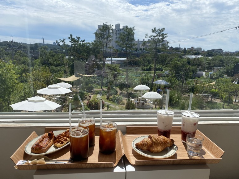 New cafes in Incheon - desserts and coffee with a view 