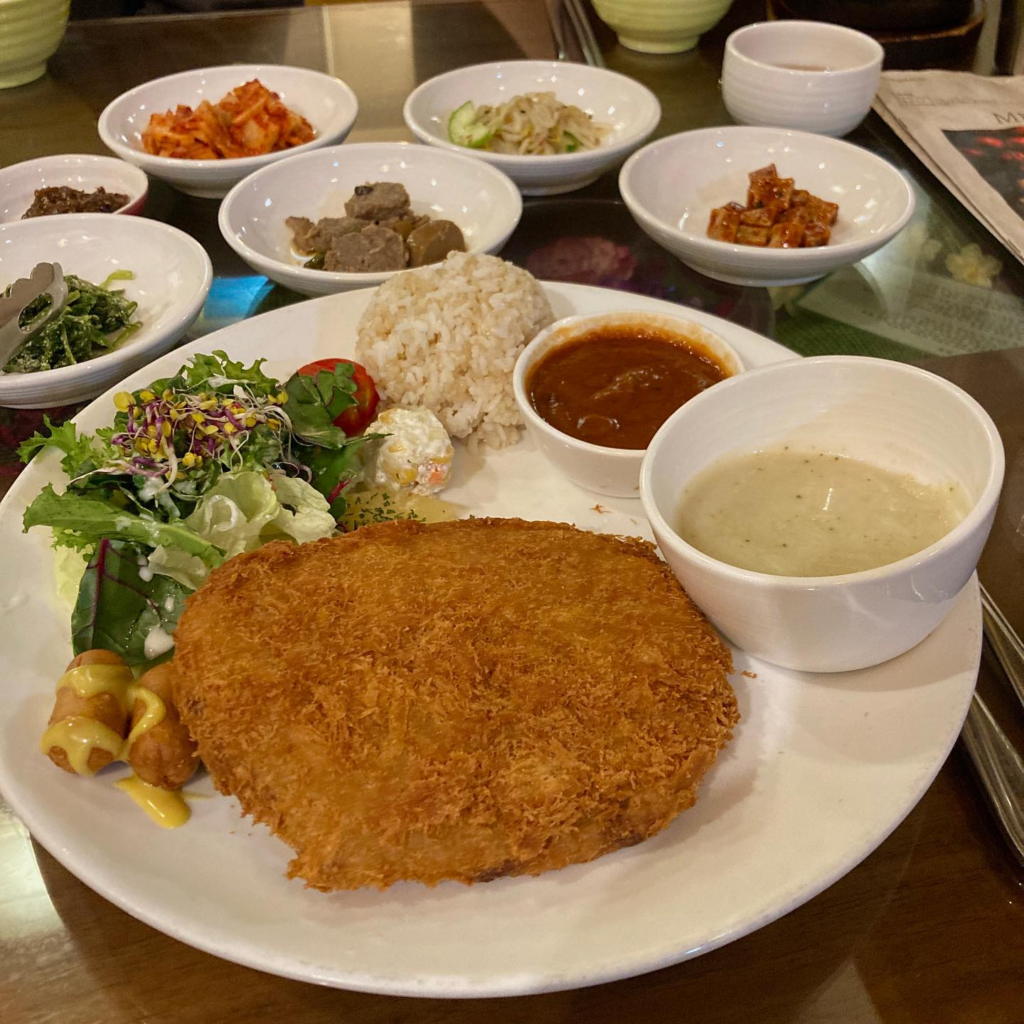 Vegan food Seoul - soya bean meat cutlets 