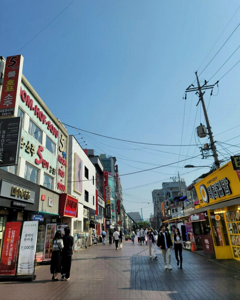 solo travelling in Korea - bustling Seoul
