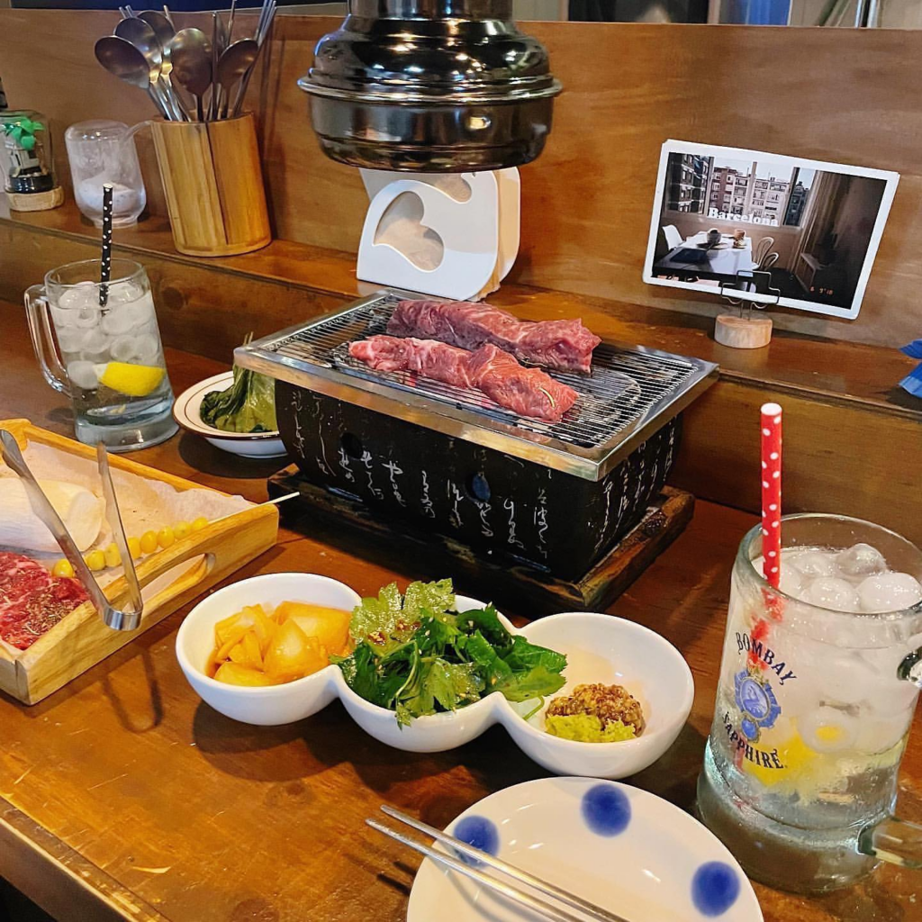 solo travelling in Korea - korean BBQ