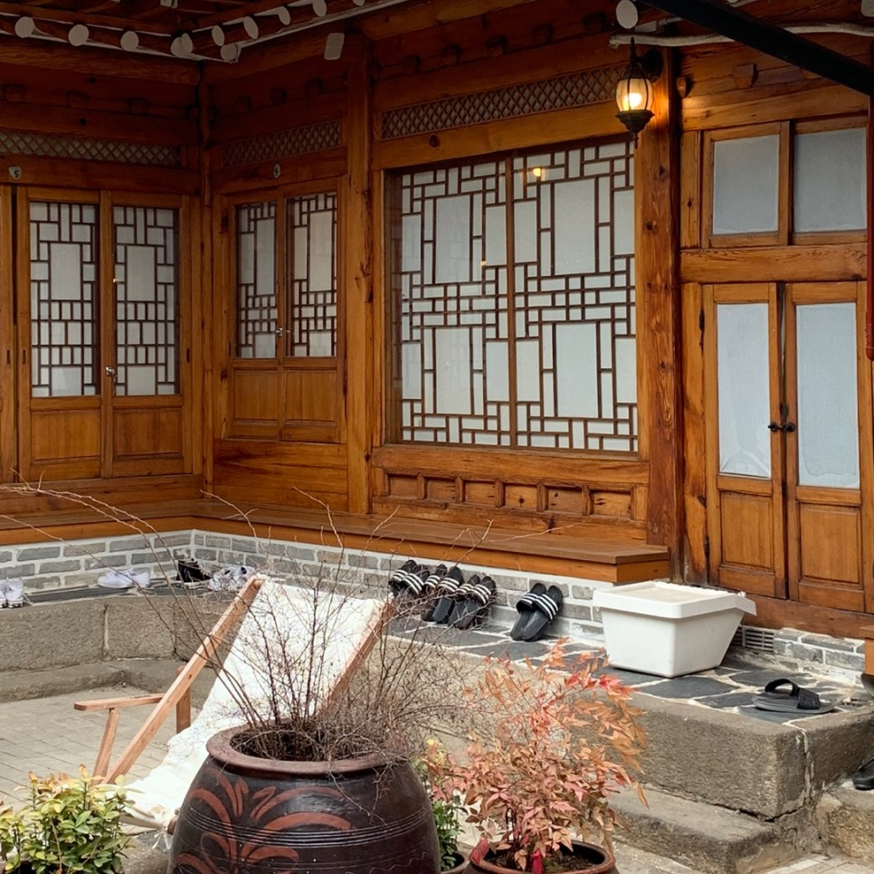 solo travelling in Korea - hanok guest houses in korea 